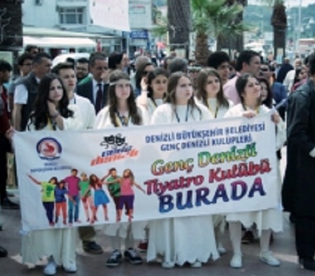 Ayvalık’ta Tiyatro Festivali