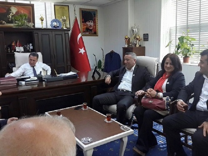 HDP, Milletvekilleri Belediye Başkanı Kamil Sakayı Ziyaret Etti