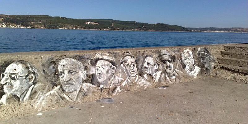 İnsanlık Ona İnanan Şairlerin Şiirlerine Muhtaç