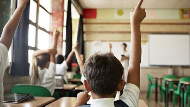 Eğitim ne yana düşer, insan ne yana?