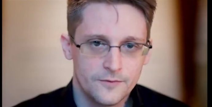 snowden-facebook-un-kurban-degil-suc-ortagi-oldugunu-soyledi