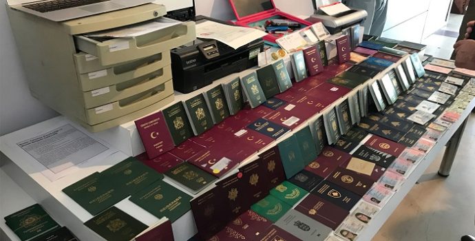 sahte-pasaport-operasyonu-2