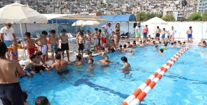 Havuz ve denizden koronavirüs bulaşır mı?