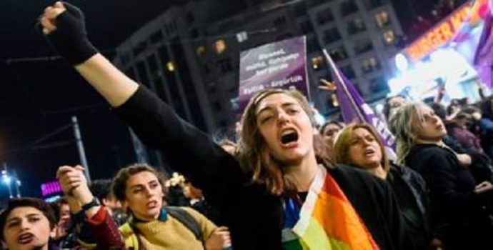 İstanbul Sözleşmesi nedir: Kadın örgütleri neden sözleşmeden yana, karşı çıkanlar ne diyor?