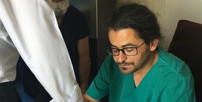 “Ölüm raporunda neden Covid-19 yazmıyor” dedi, başhekim yardımcısına saldırdı