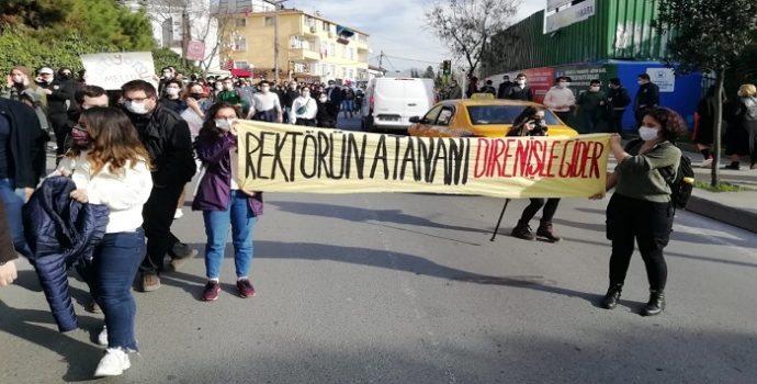 Boğaziçi ayakta: Kayyım rektör istemiyoruz