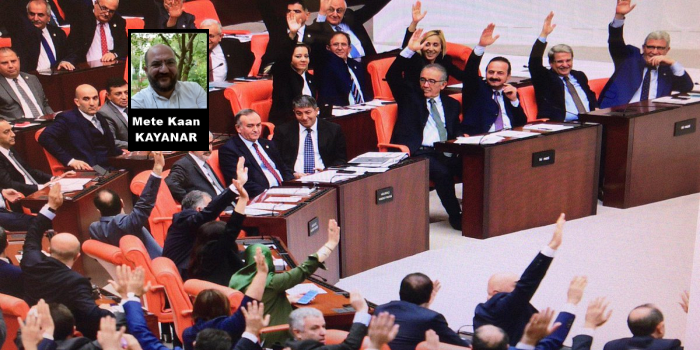 Eller Kalkar Eller İner… Yapma Aylar Doğar Güneş Doğarken