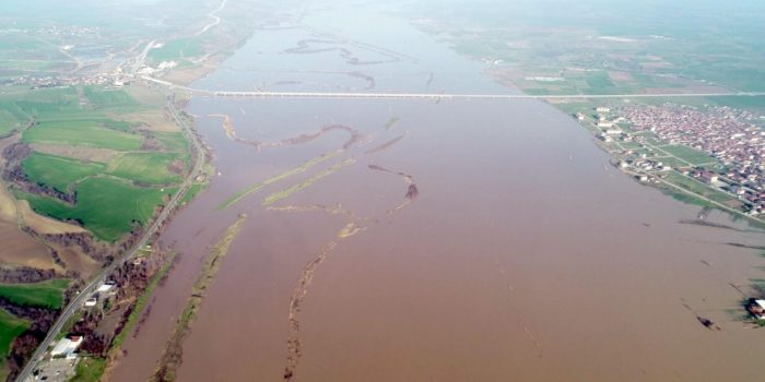 yagmur-sonrasi-nehirler