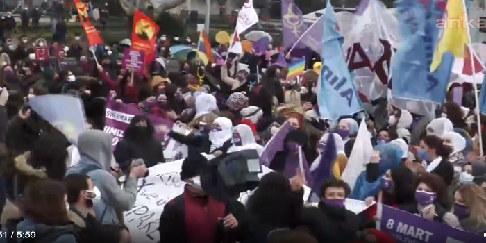 Kadınlar, 8 Mart Dünya Emekçi Kadınlar Günü öncesi Kadıköy’de bir araya geldi