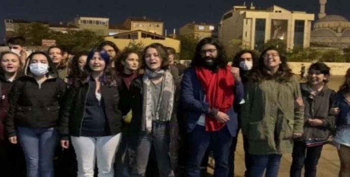 Boğaziçi’nde gözaltına alınıp mahkemeye sevk edilen öğrenciler serbest bırakıldı