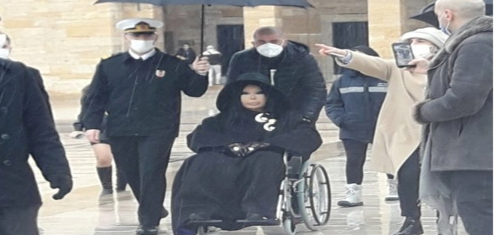 Anıtkabir’deki tepki çeken fotoğrafa inceleme