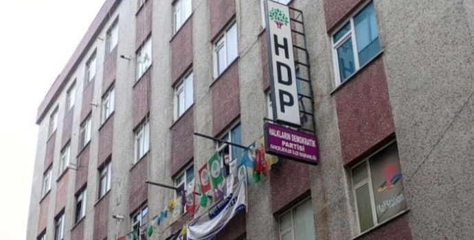 HDP Binasına Saldıran ve 1 Kişiyi Yaralayan Zanlı Serbest