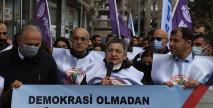 Fincancı: Reddederek bir yere varamayız