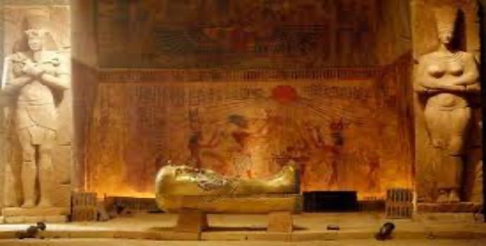 Mısır’da firavunlar dönemine ait beş mezar bulundu