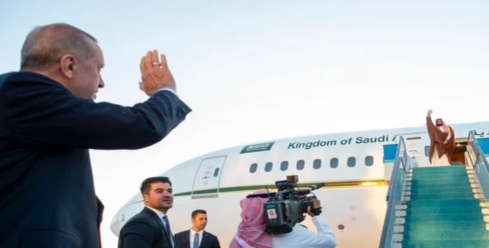 erdogan-dostunu-ugurluyor