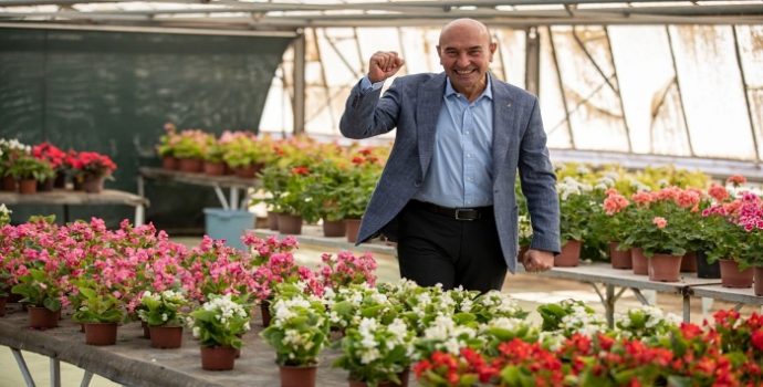 İzmir’den Hollanda’ya çiçek ihracatı…