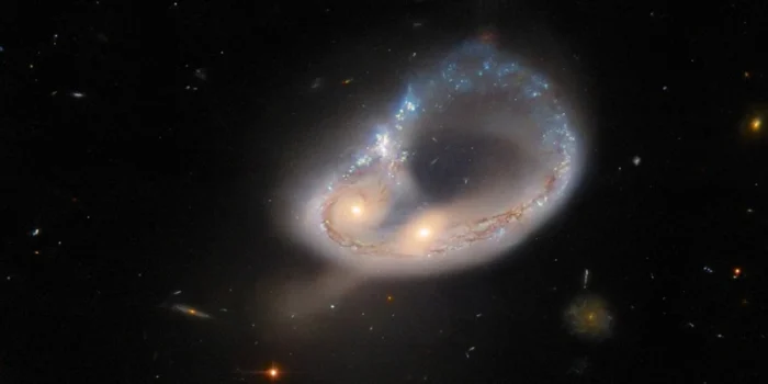 Hubble Uzay Teleskobu, çarpışan galaksilerin resmini çekti ve Dünya’ya gönderdi