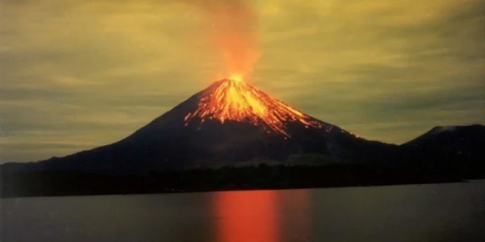 Hawaii’deki Kīlauea Volkanı’nın Araştırılması: Bilim İnsanları Volkanik Patlamaların Ardındaki Desenleri Keşfediyor