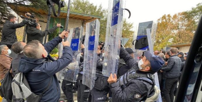 AB Komisyonu raporu: Türk demokrasisi geri gidiyor