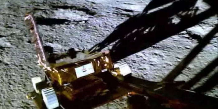 Hindistan’ın Ay’daki Tarihi Başarısı: Ay yüzeyinde ‘İlk Adımlarını’ Atmaya Başladı