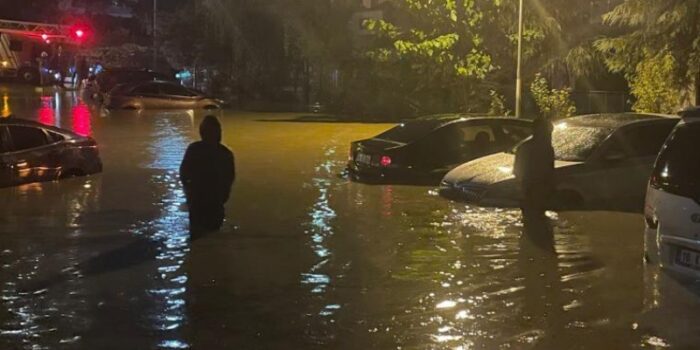 istanbul-yagmura-teslim