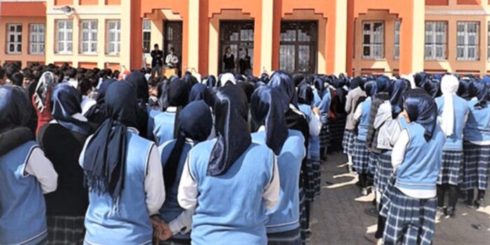 İmam hatip liselerine ve mesleki eğitime olan talep azalıyor