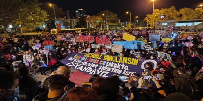 25 Kasım Yürüyüşüne Katılan 168 Kadın ve Öğrenciye Dava: “Barikat Kadınlara Kuruldu”