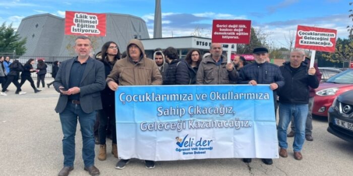 Öğrenci yurdundaki namaz baskısına tepki: ‘Çocuklar tarikatların kucağına itiliyor’