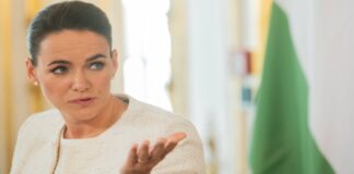 Macaristan Cumhurbaşkanı tepkilerin ardından istifa ett