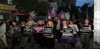 İzmirli kadınlar, katledilen kadınlar için sokağa indi