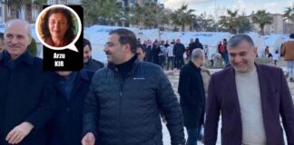 Bu Adamlar Neye Gülüyor?