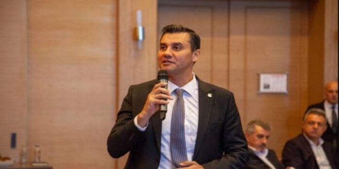 chp-nin-manisa-buyuksehir-belediye-baskan-adayi-ferdi-zeyrek