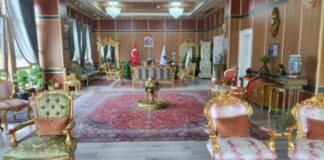 AKP’li Başkan Şatafattan Vaz Geçmiyor, ‘Şatafatlı Oda’dan Eşyalar Almak İstiyor