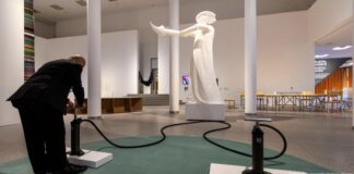 Demokrasi bir müzeye mi aittir?