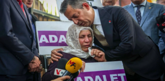 Özgür Özel, Emine Şenyaşar’ı Ziyaret Etti