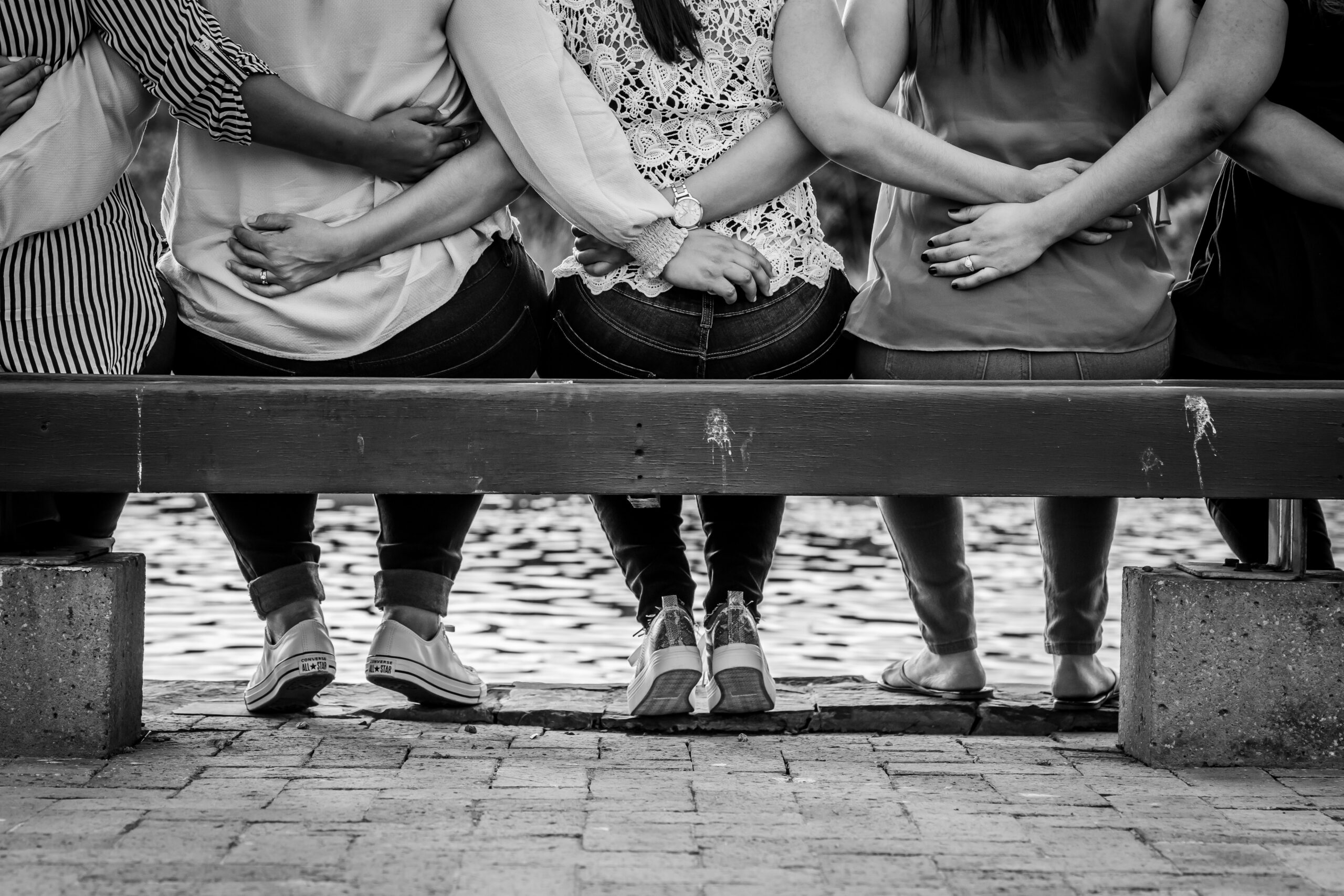 Diyarbakır’da Kadın Yoksulluk Haritası Çıkarılıyor grayscale photo of 3 women sitting on wooden bench