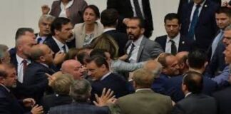 AKP’liler Normallerine Döndü: Ahmet Şık’a Saldırdı