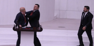 Alpay Özalan’ın Ahmet Şık’a Saldırısı Dünya Basınında GeniÅŸ Yer Buldu