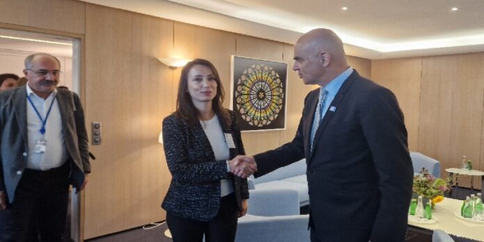 dem-parti-akpm-gorsmesi