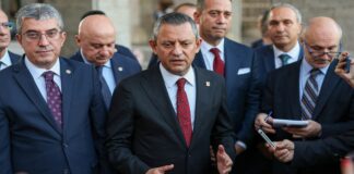 Türkiye’de Siyasi Yargının Gölgesinde: Özgür Özel’den Sert Mesajlar