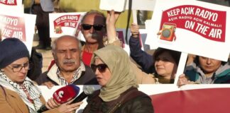 Açık Radyo İçin Birlikteyiz: Kadıköy İskelesi’nde Dayanışma