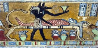 Mısır Mitolojisinin Çakal Yüzlü Tanrısı Anubis: Ölümün ve Sonsuz Yaşamın Bekçisi