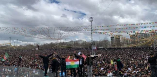 Diyarbakır’da Newroz Coşkusu: Milyonlar Büyük Buluşma İçin Bir Araya Geldi