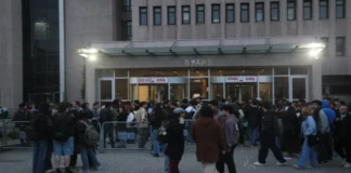 Adalet Bakanlığı’na Yürümek İsteyen Gençler Gözaltına Alındı: 8 Kişi Tutuklama Talebiyle Hakimliğe Sevk Edildi