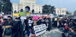 İktidarın Gelecek Vaat Edemediği Gençlik: Üniversiteliler Neden Sokakta?