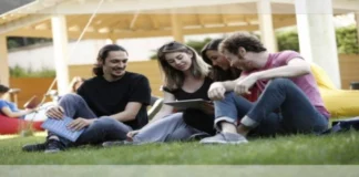 AB’de Gençler Kaç Yaşında Aile Evinden Ayrılıyor?