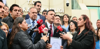 CHP İstanbul İl Başkanı Özgür Çelik Mazbatasını Aldı