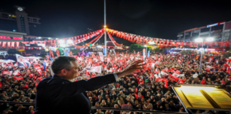 CHP’nin Mitingleri Sadece Bir Eylem Değil, Otoriter Sıkışmaya Karşı Siyasetin Ayakta Kalma Çabası