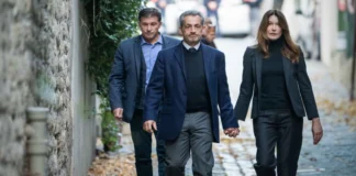 “Sarkozy’yi Serbest Bırakın”: Eski Cumhurbaşkanına Destek Gösterisi Fransa’nın Elit Mahallesini Salladı