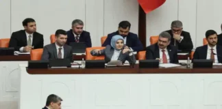 Göktaş: Otel Odasında Yaşayan Emekliler “Bireysel Tercih”, Muhalefete Göre Bu Bir Yoksulluk Tablosu